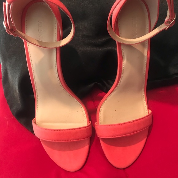 ❣️🖤NWOT🖤 ❣️ PEACH COLORED FAUX SUEDE - HEELS - Picture 6 of 6